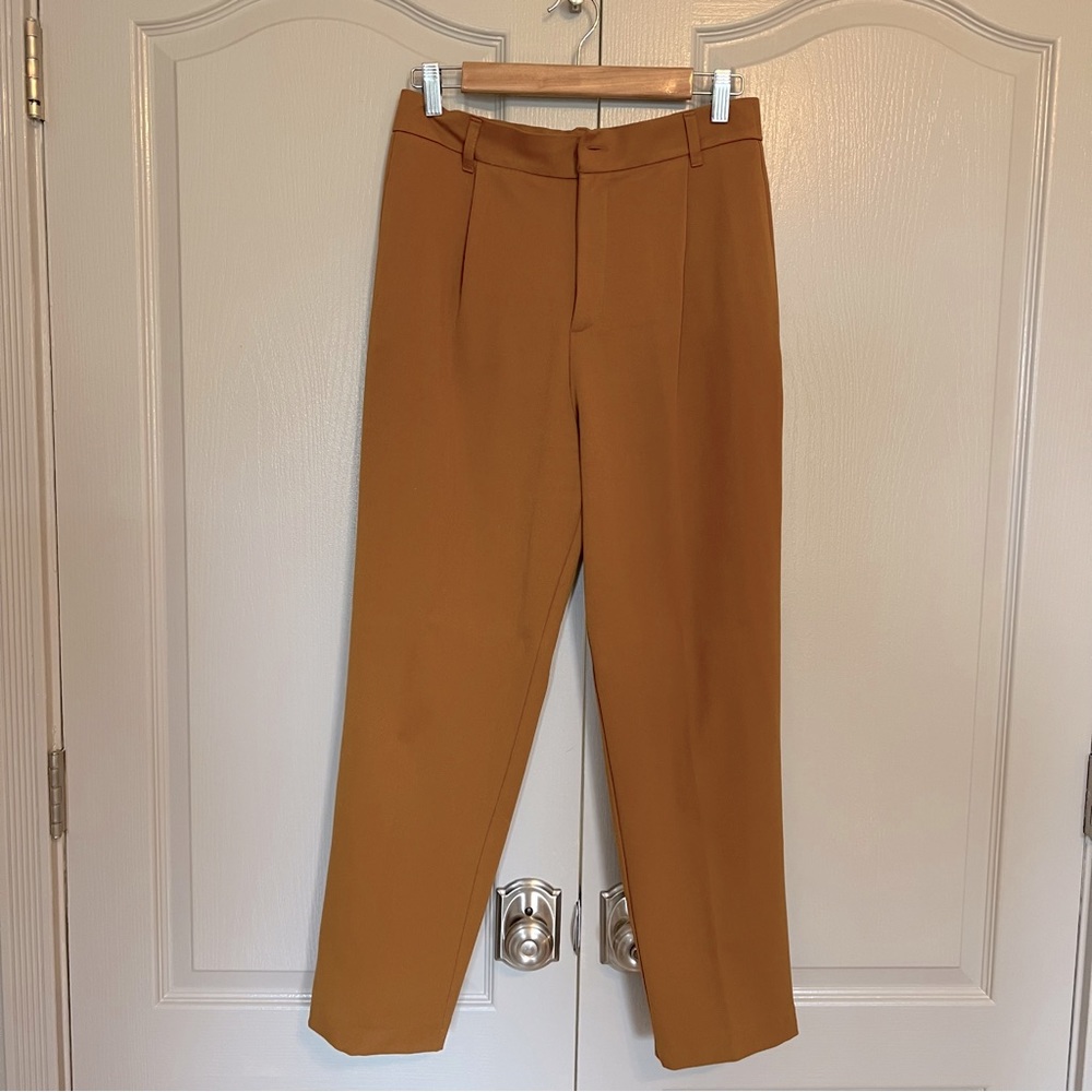 Zara Pleated Front Straight Leg pants in Mustard Sz Medium